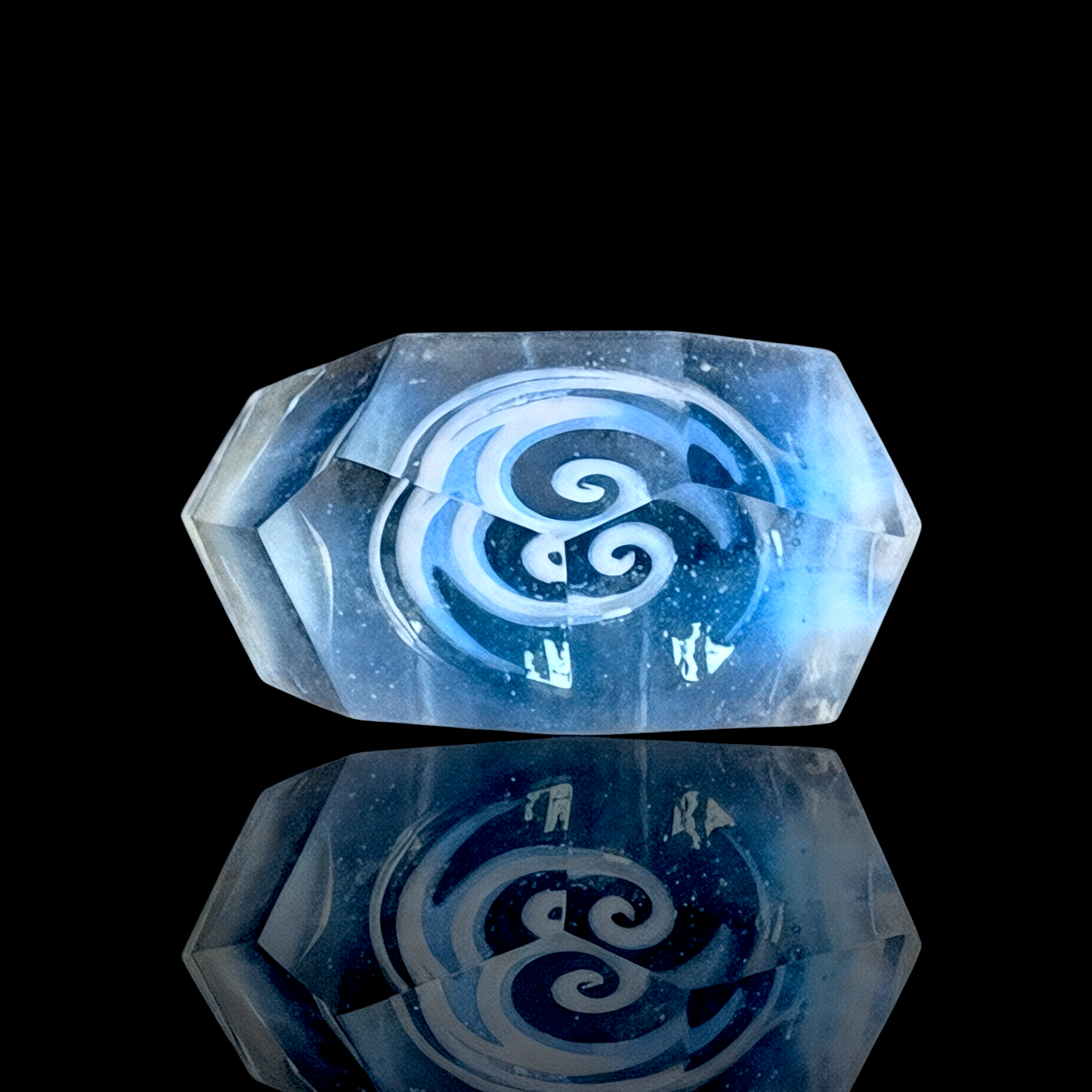 Chaka Glass Signet Ring (8.8)