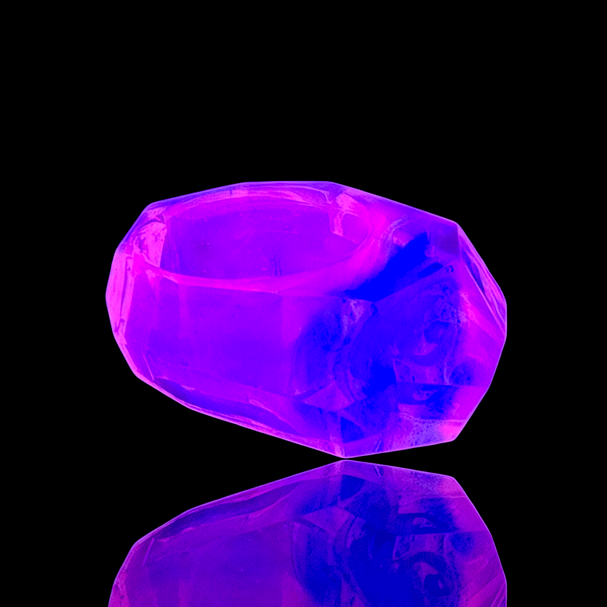 Chaka Glass Signet Ring (8.8)