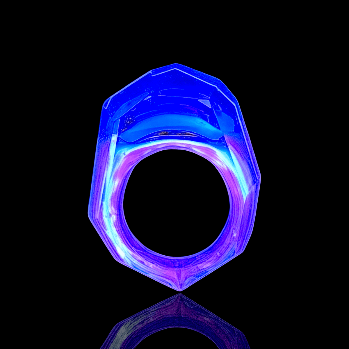 Chaka Glass Signet Ring (8.8)